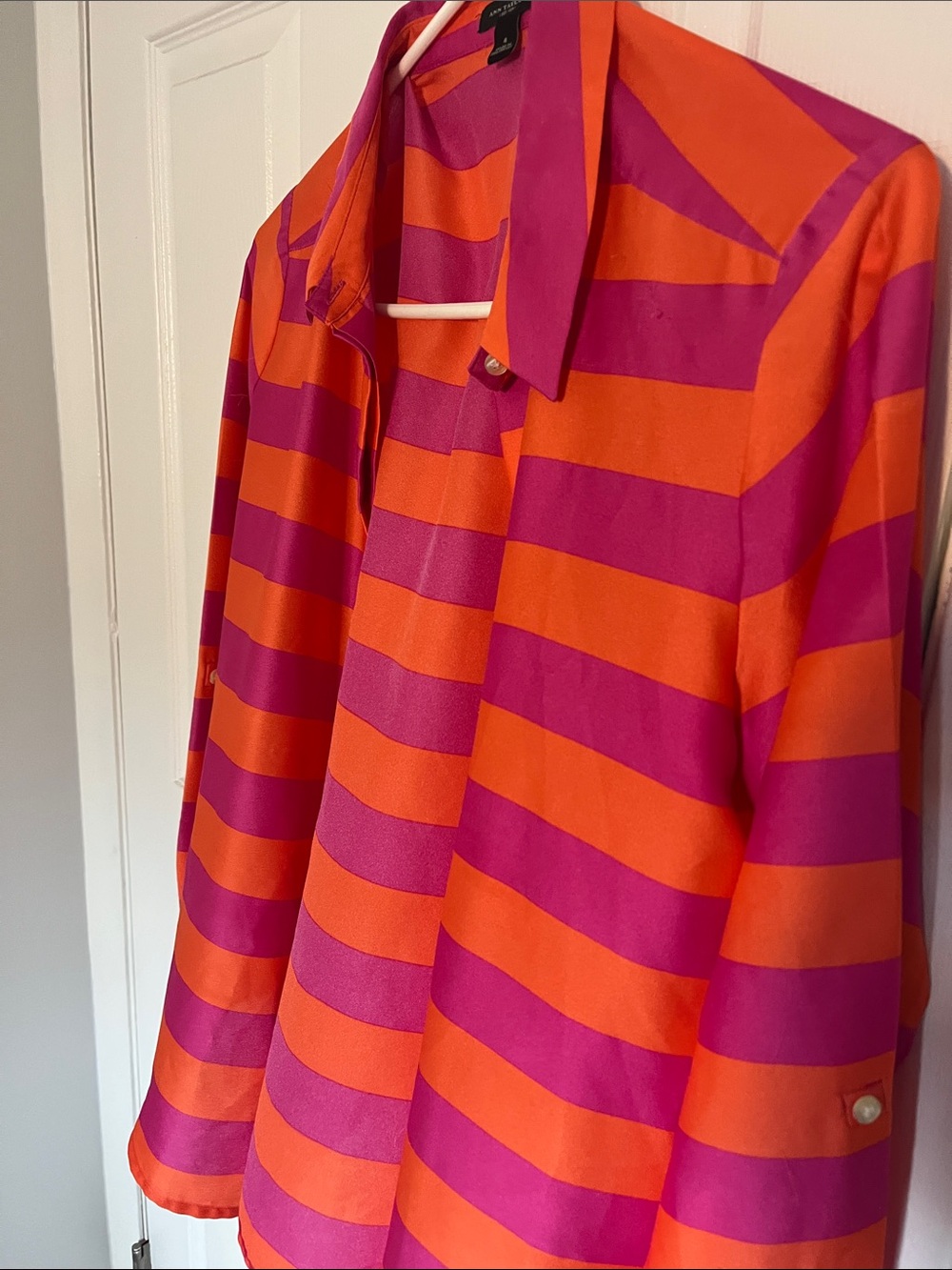 Women’s Ann Taylor Pink and Orange Striped Blouse size 4